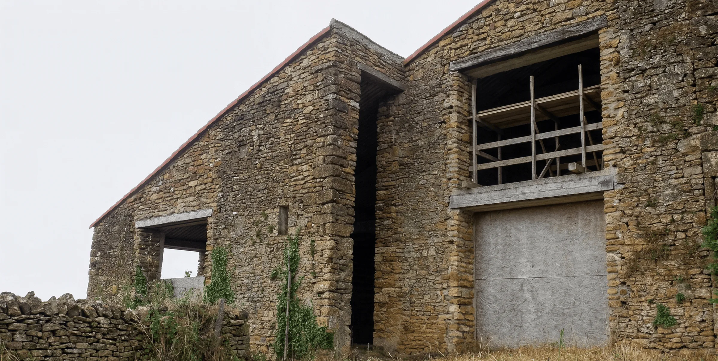 Création d’ouverture et pose d’une baie alu (Menuiserie extérieure) avant intervention